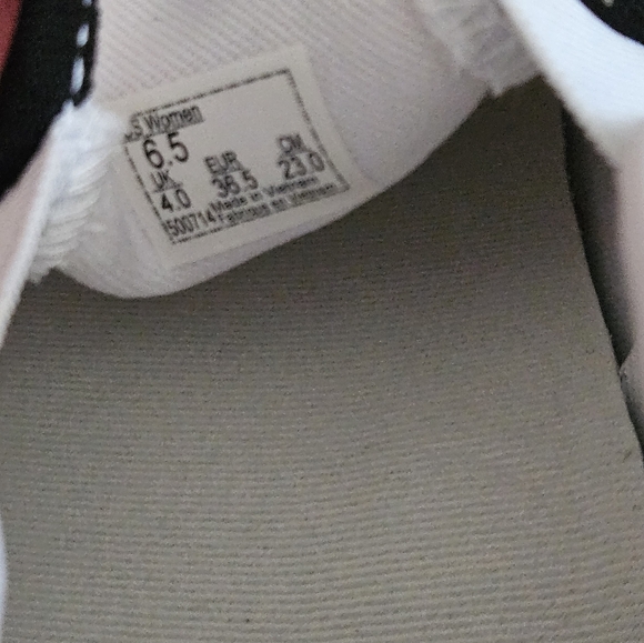 NWT Vans Women's 6.5 Checked Slip-ons - Picture 4 of 5